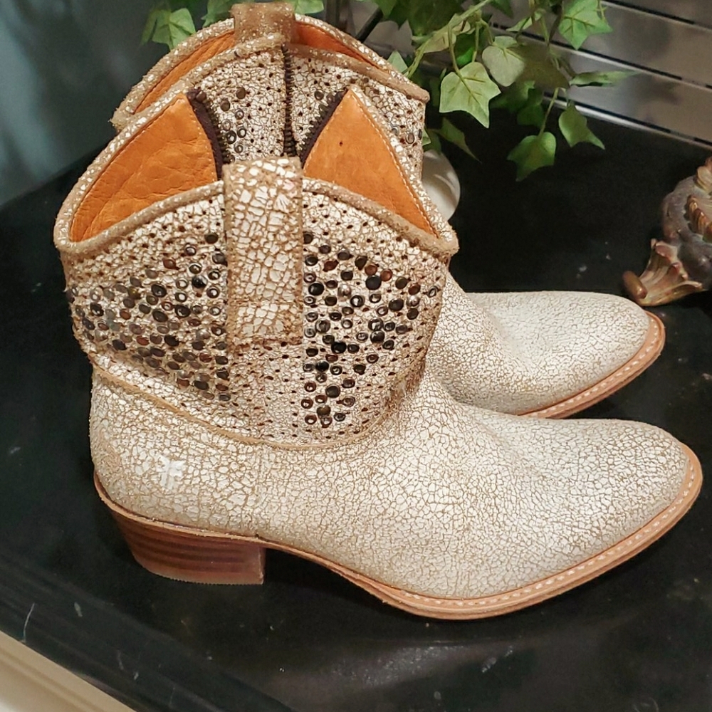 Frye boots new!